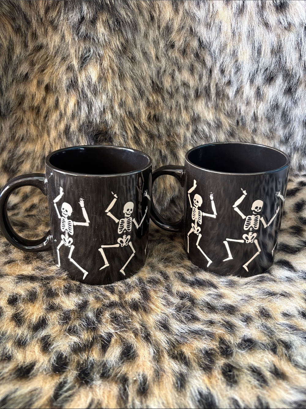 🆕2 Skeleton Dance Mugs